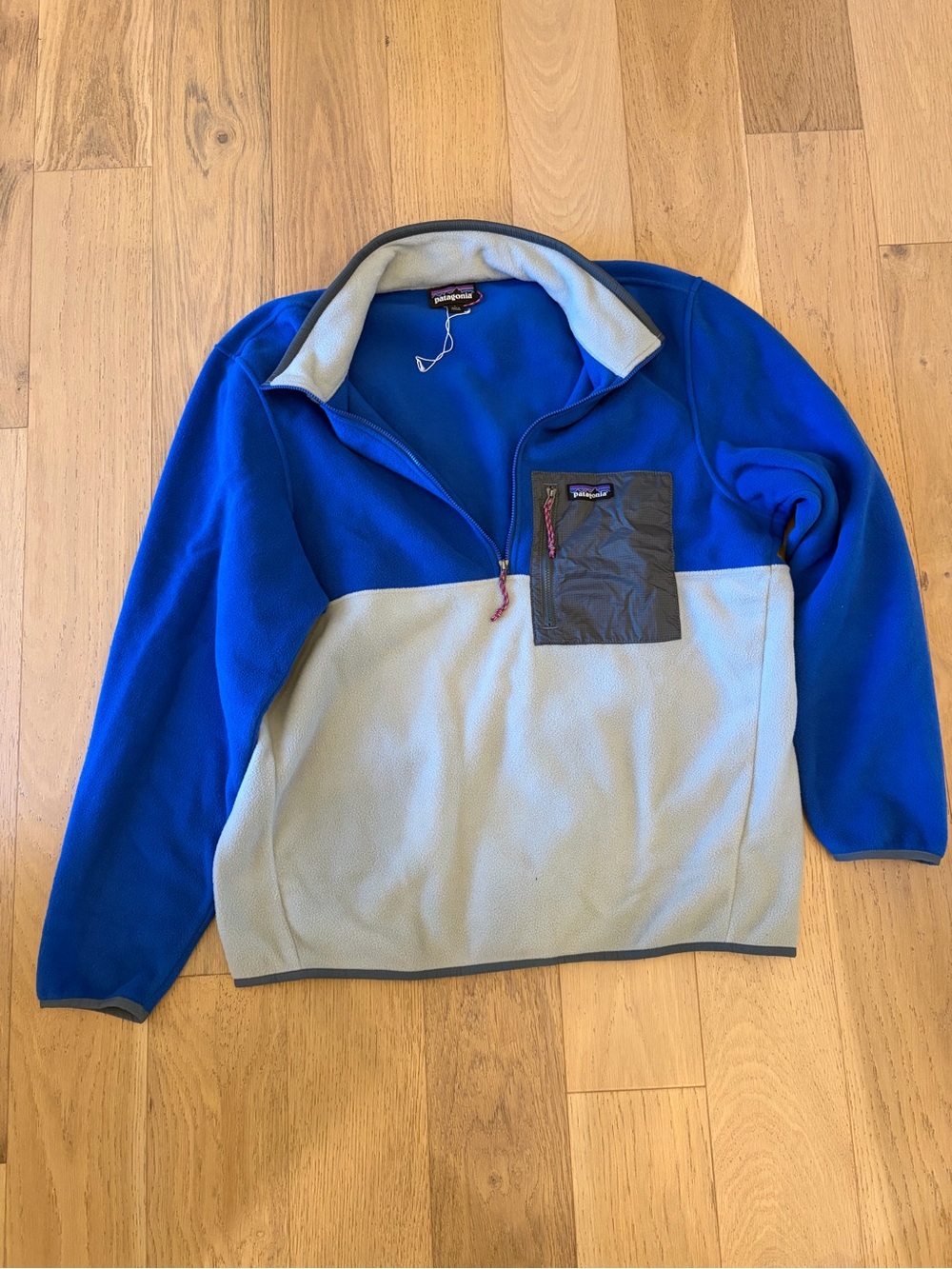 Patagonia Men’s Blue and Light Gray Zip-Up Fleece Pullover